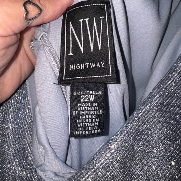 Plus size formal dress - Picture 3 of 4